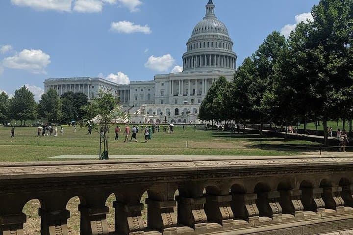 Flexible Private Day Tour of Washington D.C. Monuments and Memorials photo 2