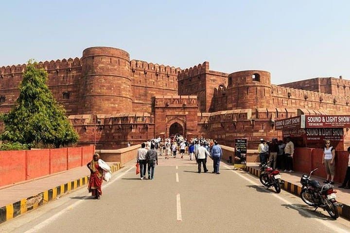 Taj Mahal by Gatimaan Express: Day Tour from Delhi with 5-Star Lunch photo 4
