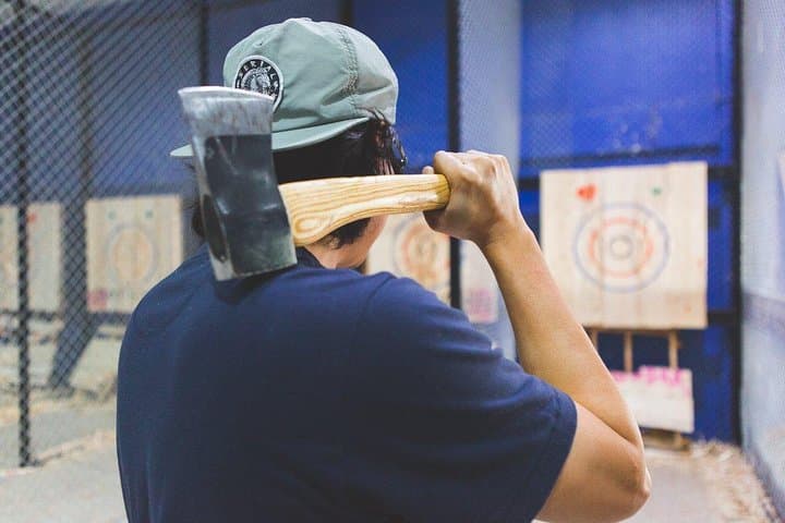 Bangkok Axe Throwing Experience: 1-Hour Urban Axe & Knife Throwing photo 3