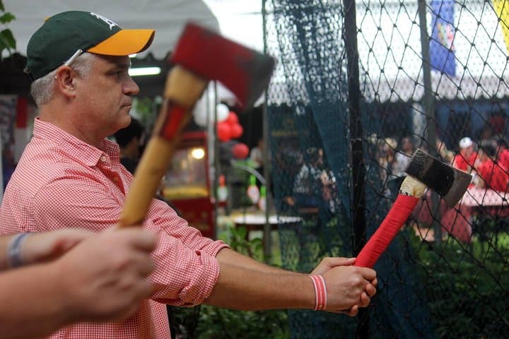 Bangkok Axe Throwing Experience: 1-Hour Urban Axe & Knife Throwing photo 6