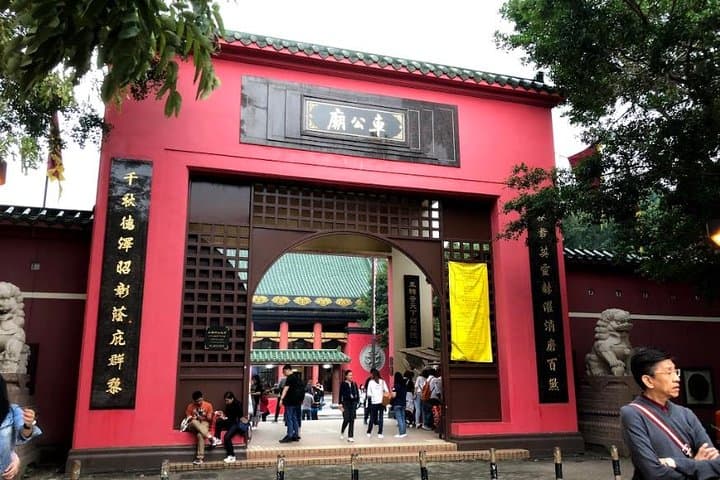 Sha Tin Heritage Bike Tour: 4-Hour Hong Kong Culture & Food Ride