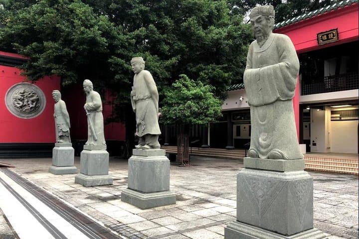 Sha Tin Heritage Bike Tour: 4-Hour Hong Kong Culture & Food Ride photo 4