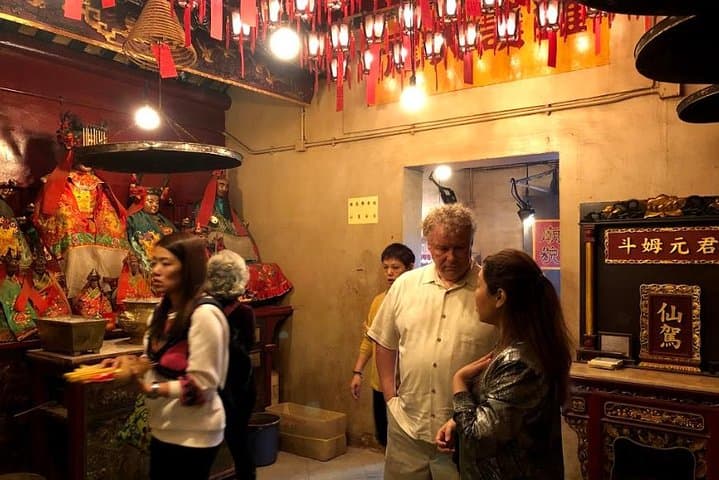 Private & Customized Hidden-Gem Tour of Hong Kong — Local Food, Culture & Secret Spots