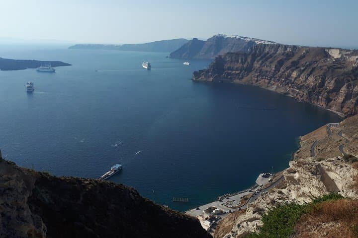 Tailor-Made 4-Hour Santorini Private Tour: Fira, Oia & Wineries photo 3