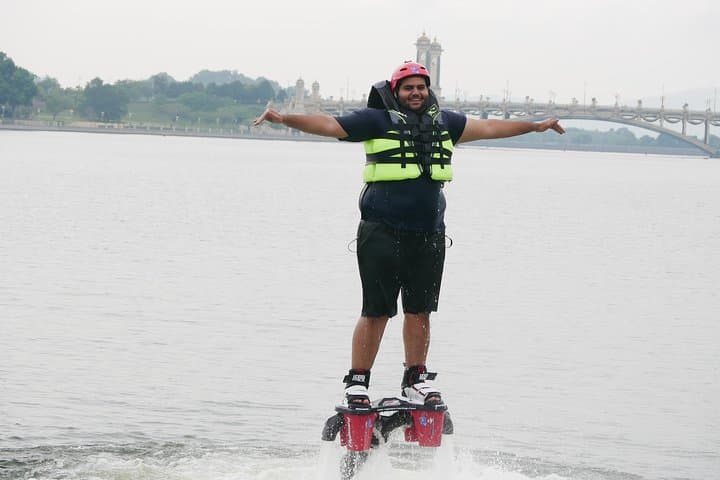 Flyboard Malaysia: 30-Minute Adrenaline Flight Over Putrajaya Lake photo 6