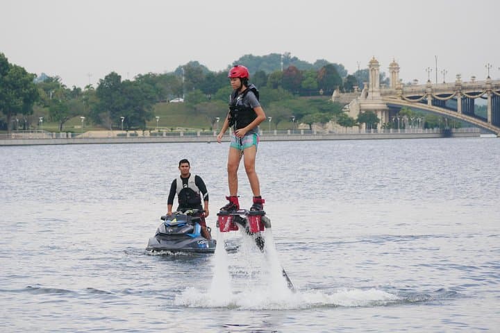 Flyboard Malaysia: 30-Minute Adrenaline Flight Over Putrajaya Lake photo 3