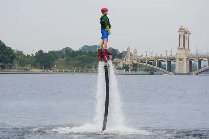 Flyboard Malaysia: 30-Minute Adrenaline Flight Over Putrajaya Lake photo 2