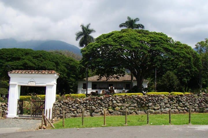 Hacienda El Paraiso and Piedechinche Day Tour from Cali — Sugarcane Haciendas & Museum photo 3