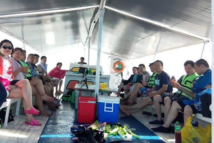 Cebu Island Hopping to Nalusuan: Snorkel Hilutungan & Private Island Lunch