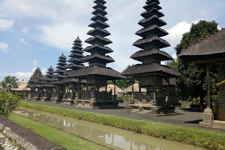 Best of North Bali: Leke-Leke Waterfall, Handara Gate & Ulun Danu Day Tour photo 5