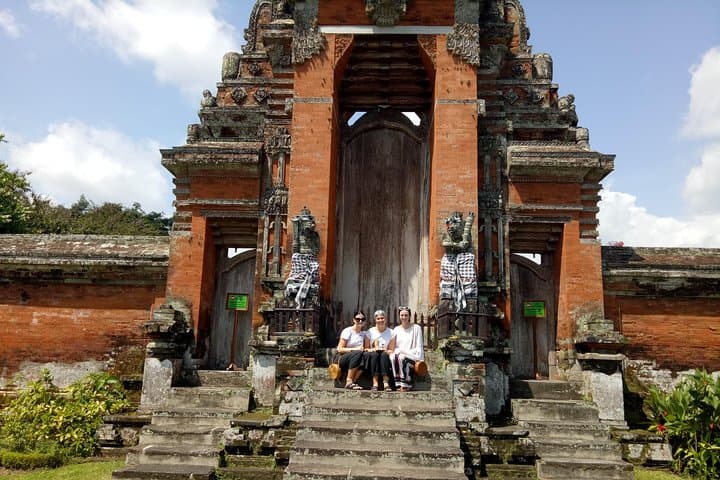 Best of North Bali: Leke-Leke Waterfall, Handara Gate & Ulun Danu Day Tour photo 6