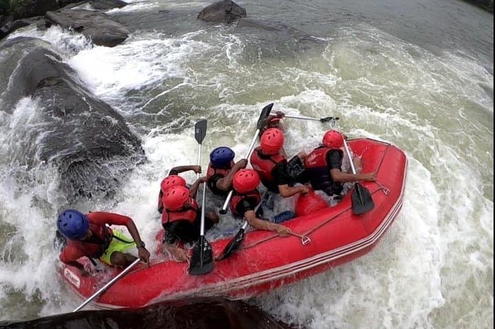 Hikkaduwa White Water Rafting at Sandun Waterfall — Short River Rafting Near Galle photo 4