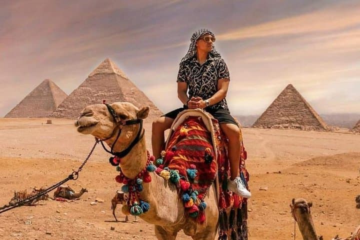 Giza Pyramids by Camel: 4-Hour Camel Ride and Sphinx Visit from Cairo