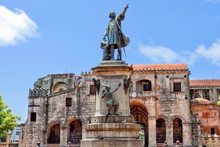 Santo Domingo Day Trip from Punta Cana: Colonial Zone & Los Tres Ojos Guide photo 2