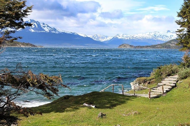 Ushuaia National Park Excursion — Canoe Lapataia Bay & Coastal Trek photo 6