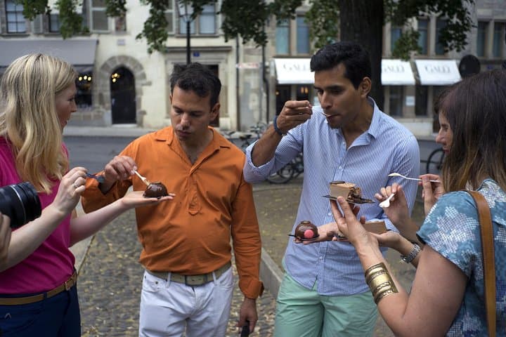 Geneva Chocolate & Old Town Walking Tour with Lake Geneva Boat Ride photo 4
