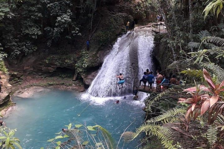 One-Day Ocho Rios River Tour: Blue Hole, White River Tubing & Dunn's River Falls
