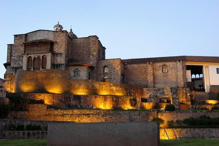 Cusco Half-Day Four Ruins Tour: Sacsayhuaman, Qenqo, Puca Pucara & Tambomachay