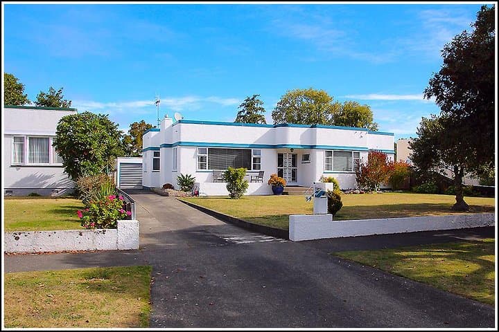 Napier Art Deco Tour: 2-Hour Small-Group City Highlights photo 5