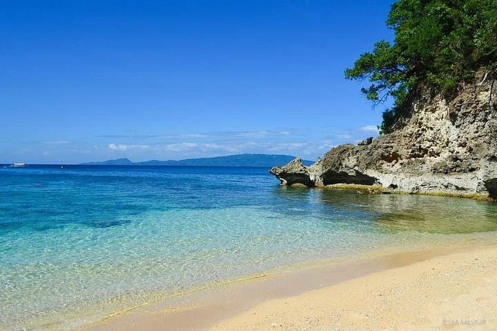 Puerto Galera Island Hopping & Snorkeling: Haligi Beach to Maniknik Sandbar photo 1