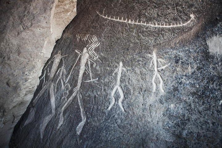 Full-Day Baku Tour: Gobustan Petroglyphs, Mud Volcanoes, Ateshgah & Yanardag photo 3
