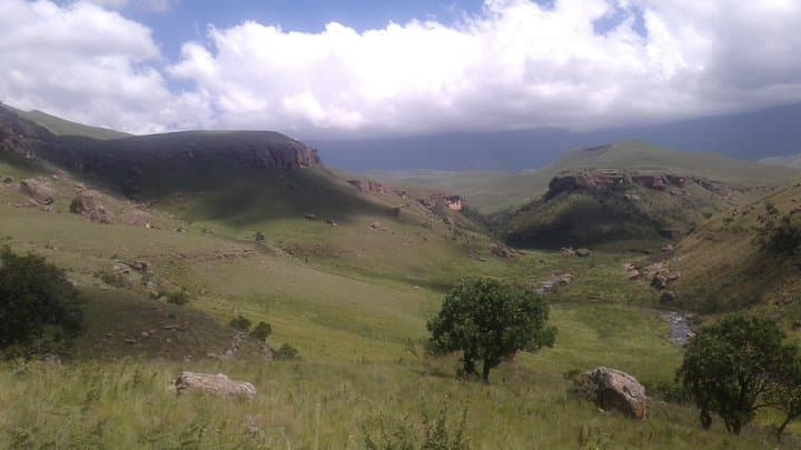 giants-castle-drakensberg-bushman-paintings-day-trip-from-durban photo 3