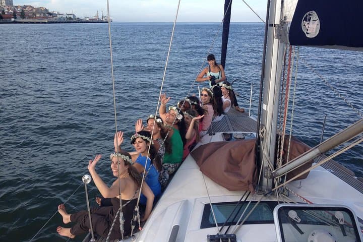Private 2-Hour Sailing Tour on the Tagus: Lisbon from the Water