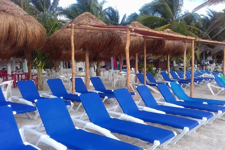 Los Arrecifes Beach Club Day Pass — Mahahual (Costa Maya) Beach Facilities photo 3