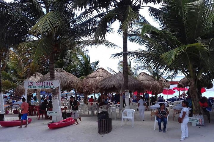 Los Arrecifes Beach Club Day Pass — Mahahual (Costa Maya) Beach Facilities photo 6
