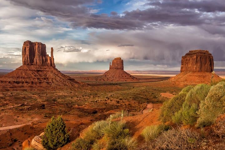 Explore Mystery Valley and Monument Valley: A Full-Day Adventure through Monumental Landscapes