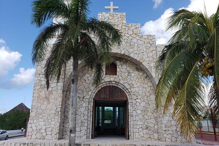 Cozumel Jeep Cultural Tour: Mayan Village, Tequila Tasting & Local Lunch photo 4
