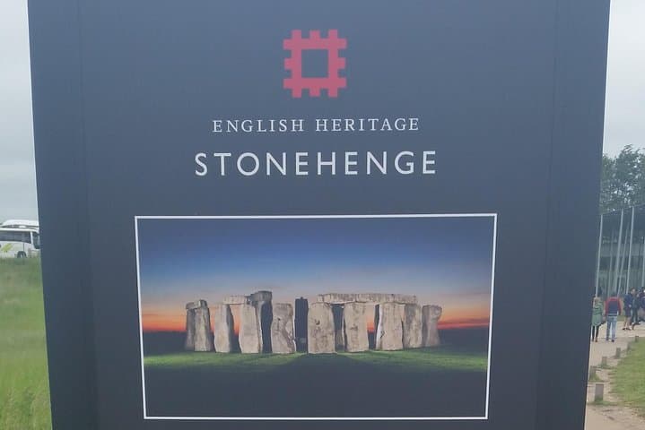 London to Southampton Transfer with Stonehenge Stopover — Private Shore Excursion photo 5