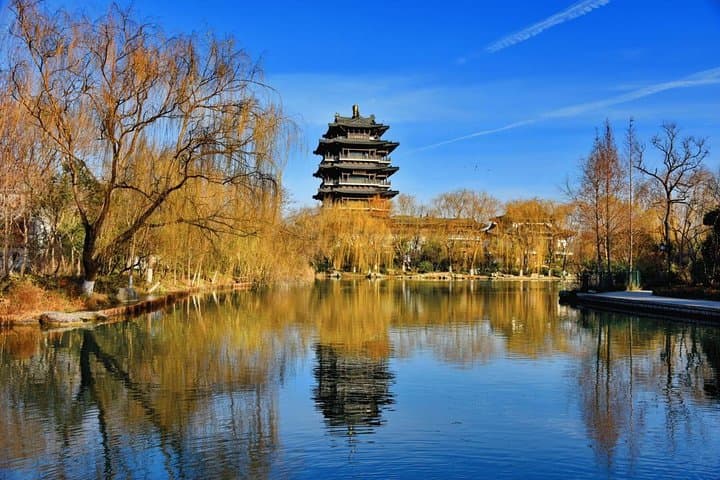 Private Jinan City Tour — Baotu Spring, Daming Lake & Thousand‑Buddha Cliff photo 4