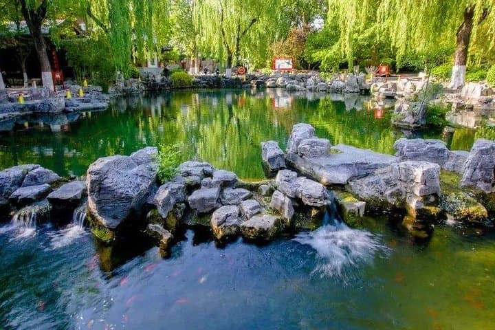 Day Trip to Jinan by Bullet Train: Baotu Spring, Daming Lake & Furong Street photo 2