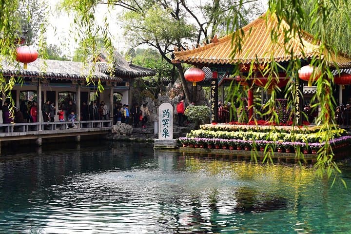 Private Jinan City Tour — Baotu Spring, Daming Lake & Thousand‑Buddha Cliff photo 5
