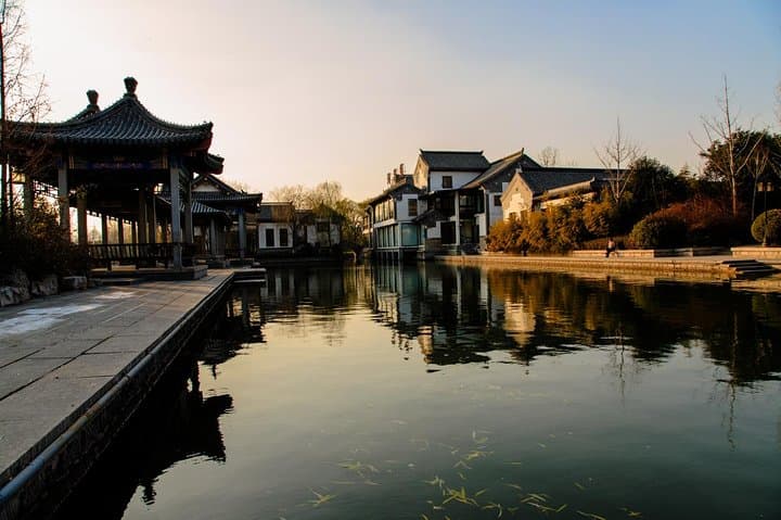 Private Jinan City Tour — Baotu Spring, Daming Lake & Thousand‑Buddha Cliff photo 2