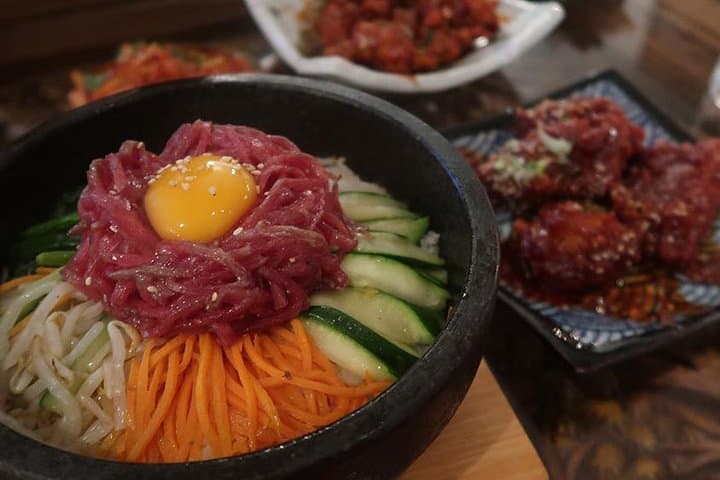 Half-Day Seoul Halal Tour: Private Guide to Itaewon Mosque, Palaces & Halal Eats photo 4