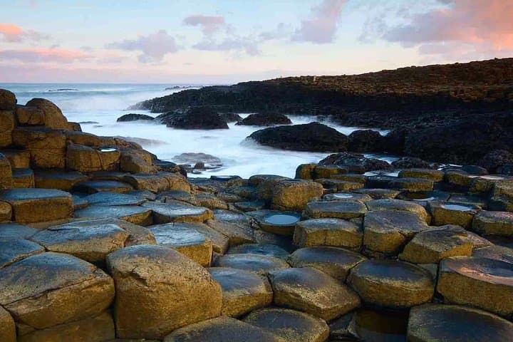 Dublin to Belfast Black Cab Tour: Dunluce Castle & Giant's Causeway Day Trip photo 3