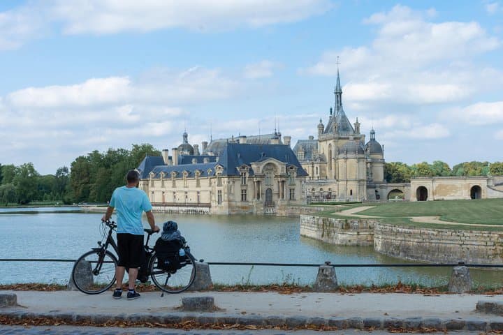 Explore Chantilly by Electric Bike: Castle Views, Forest Trails & Local Stories