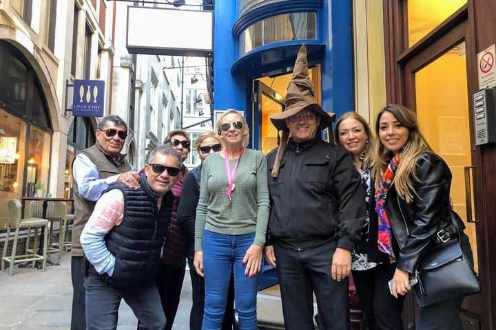 Private Harry Potter London Taxi Tour: Film Locations, Photo Stops & Family Fun