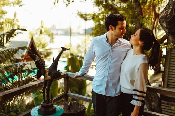 Pattaya Private Photo Session with a Local Photographer — Couples, Families & Honeymoons