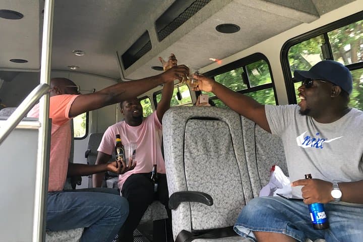 Bahamian Beverages & Bites: Nassau Pub Crawl and Local Food Tour photo 3