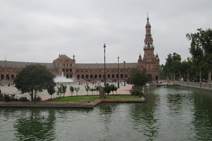 Plaza de España and María Luisa Park Private Tour — Seville 90-Minute Guided Walk