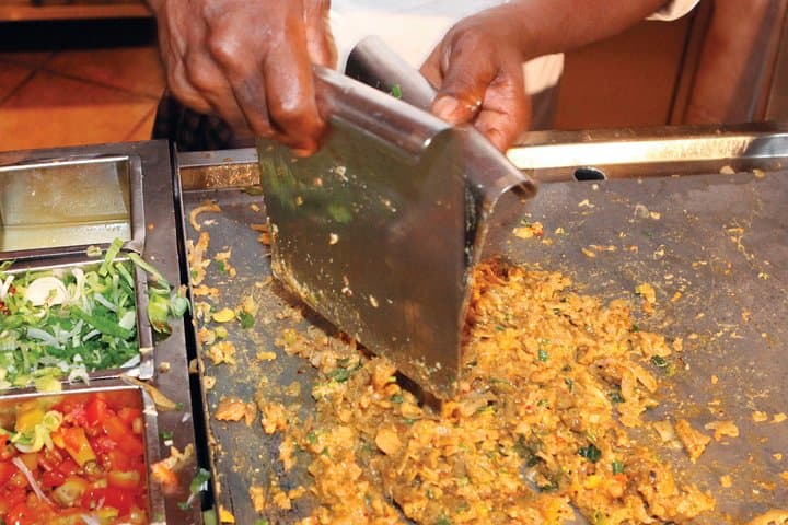 Colombo After Dark: Private Night Tour and Street Food Tasting photo 2