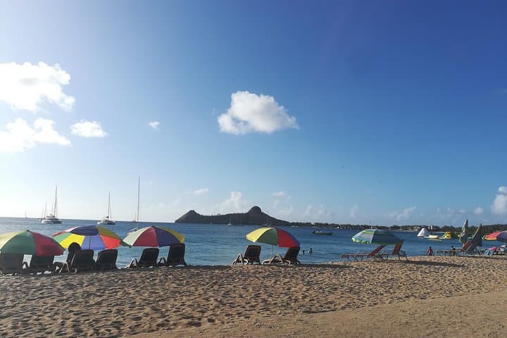 St. Lucia Beach Day Transfer from Cruise Port — Reduit Beach with Complimentary Drinks