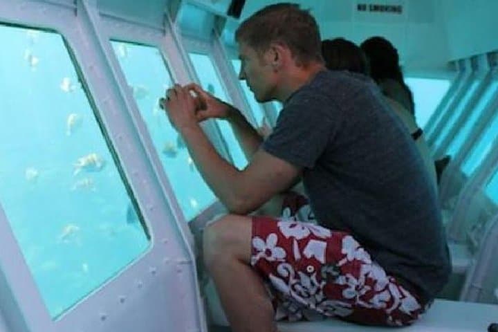 Roatán Glass-Bottom Boat Tour and West Bay Beach — Explore the Mesoamerican Reef photo 4