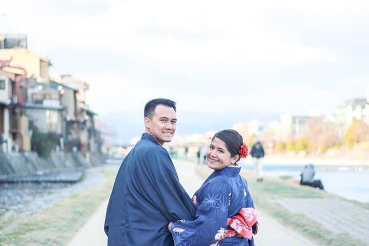 Kyoto Photoshoot with an English-Speaking Photographer: Capture Classic City Backdrops photo 2