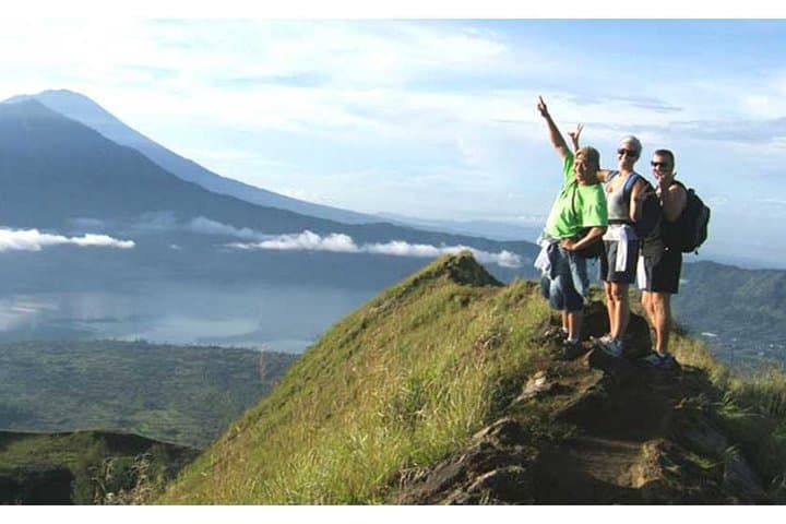 Mount Batur Sunrise Trek: Guided Pre-Dawn Hike with Hotel Transfers