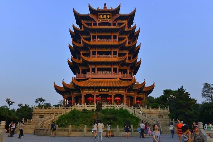 Wuhan Day Tour: Yellow Crane Tower, Donghu (East Lake) & Moshan Cable Car photo 3