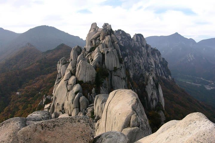 2-Day Mt. Seorak Private Tour from Seoul: Naksansa, Nami Island & Ulsanbawi Hiking photo 4